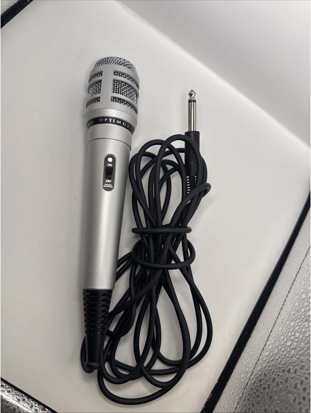 Optimus #33-3030 Omnidirectional Dynamic Wired Microphone